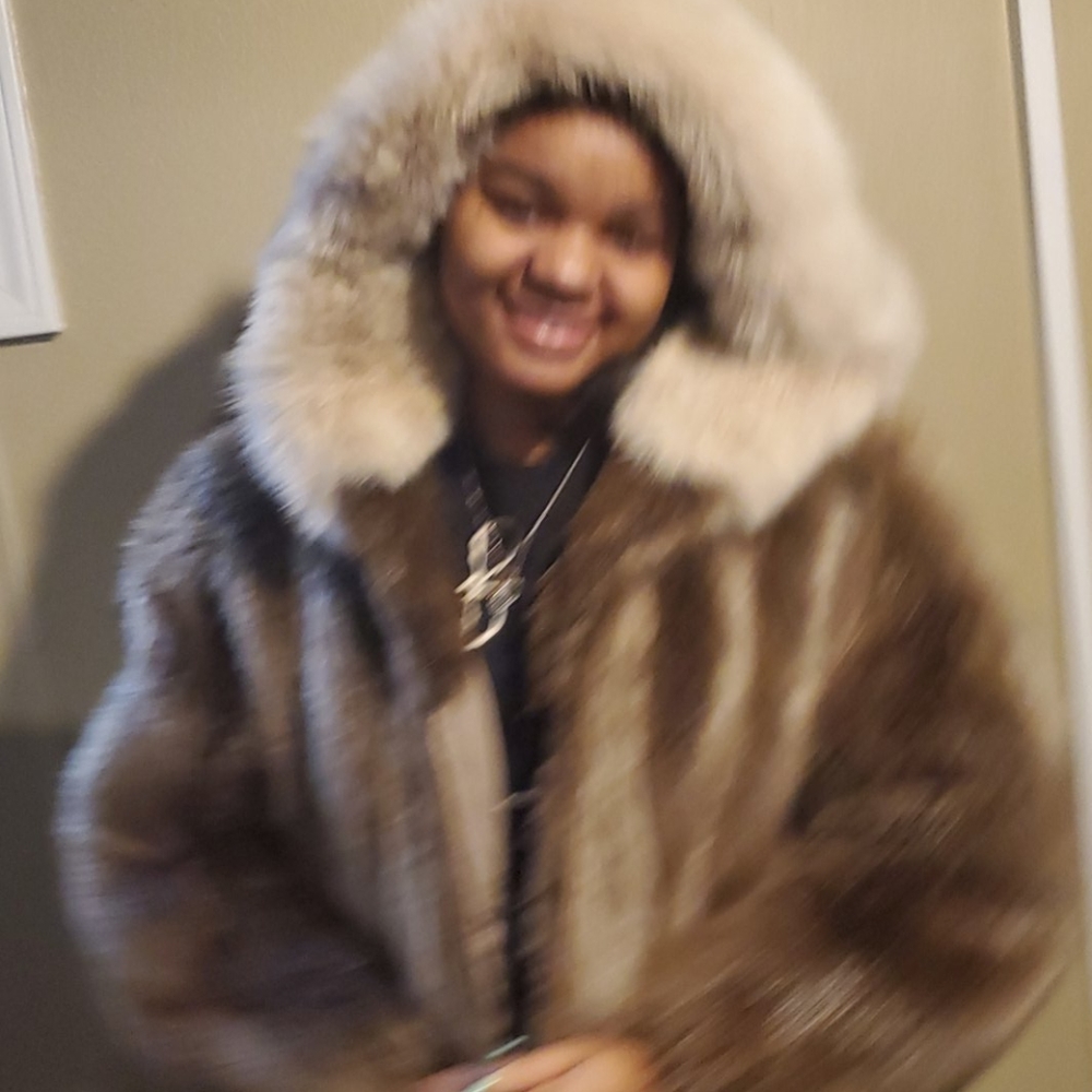 Hooded fox /Racoon 3/4 length jacket - Picture 3 of 8